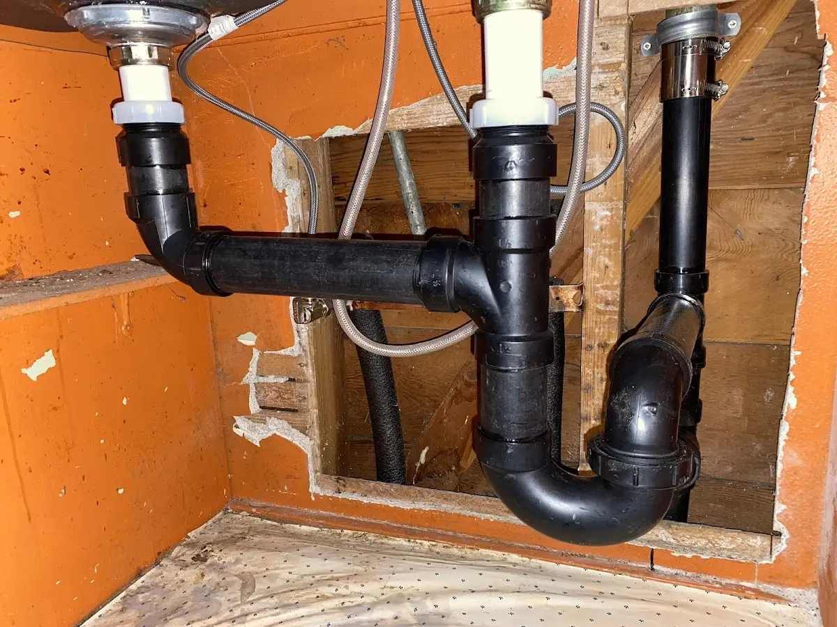 Professional Pipe Bursting equipment and tools on the job in New London